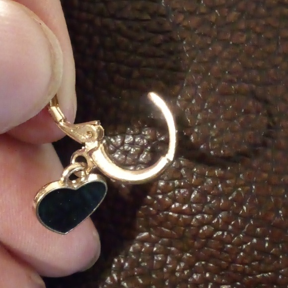 NWOT - A Pair Of Black & Gold Hearts Hoop Style Earrings - Picture 3 of 3